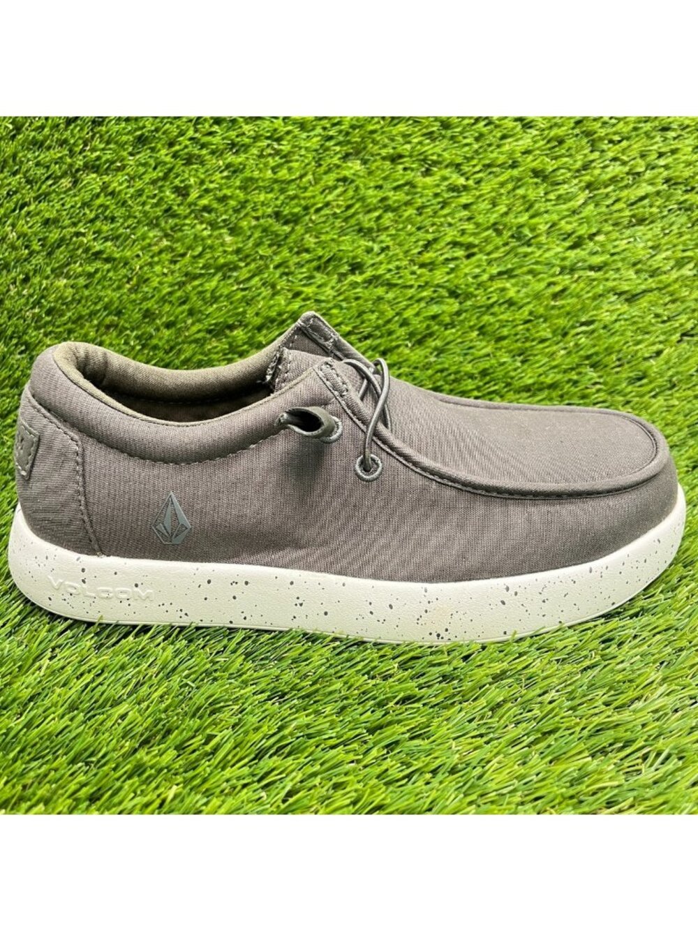 Volcom Chill Womens Size 8D Dark Gray White Composite Toe Safety Work Shoes